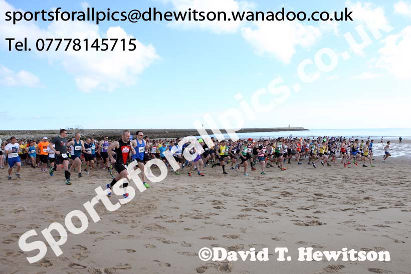 Pier to Pier Race, South Shields to Roker, Sunderland. Photo: David T. Hewitson/Sports for All Pics